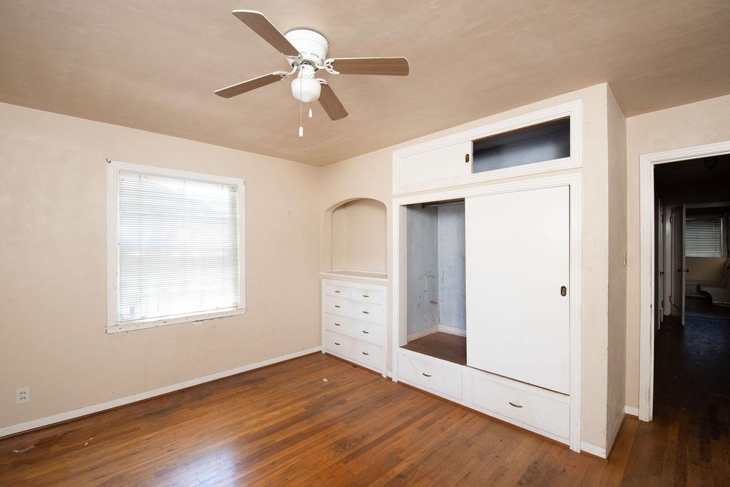 260 E Las Palmas Avenue