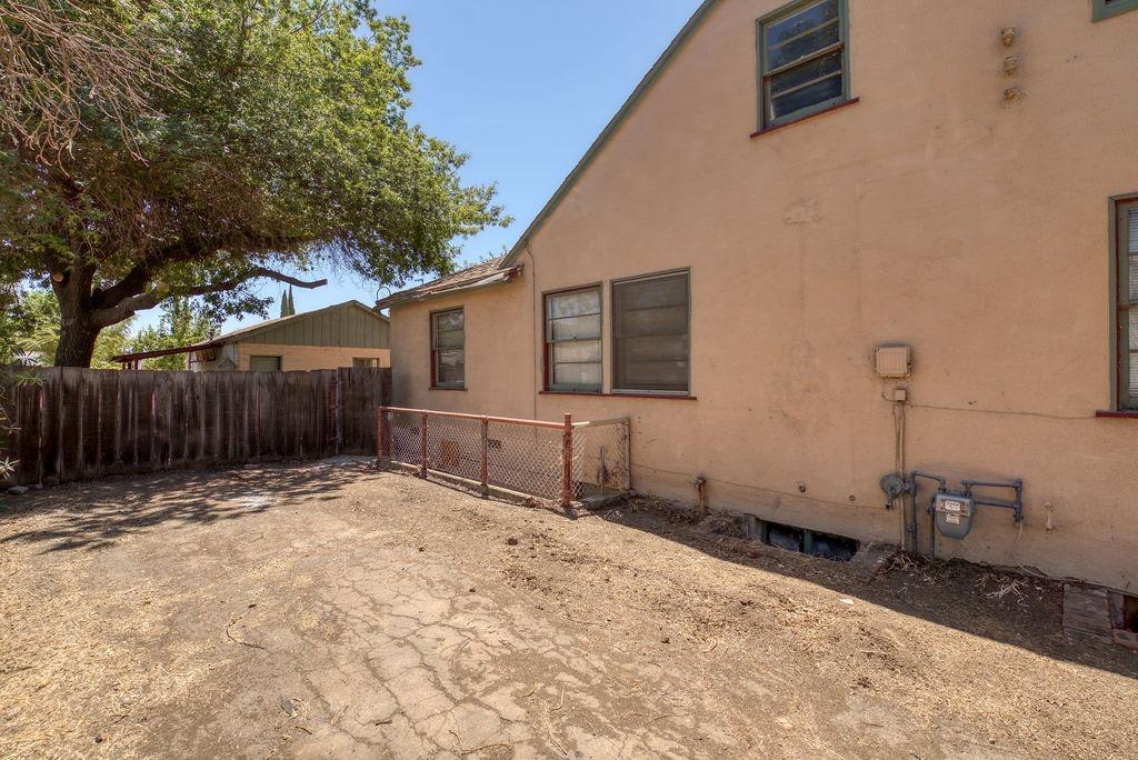 260 E Las Palmas Avenue