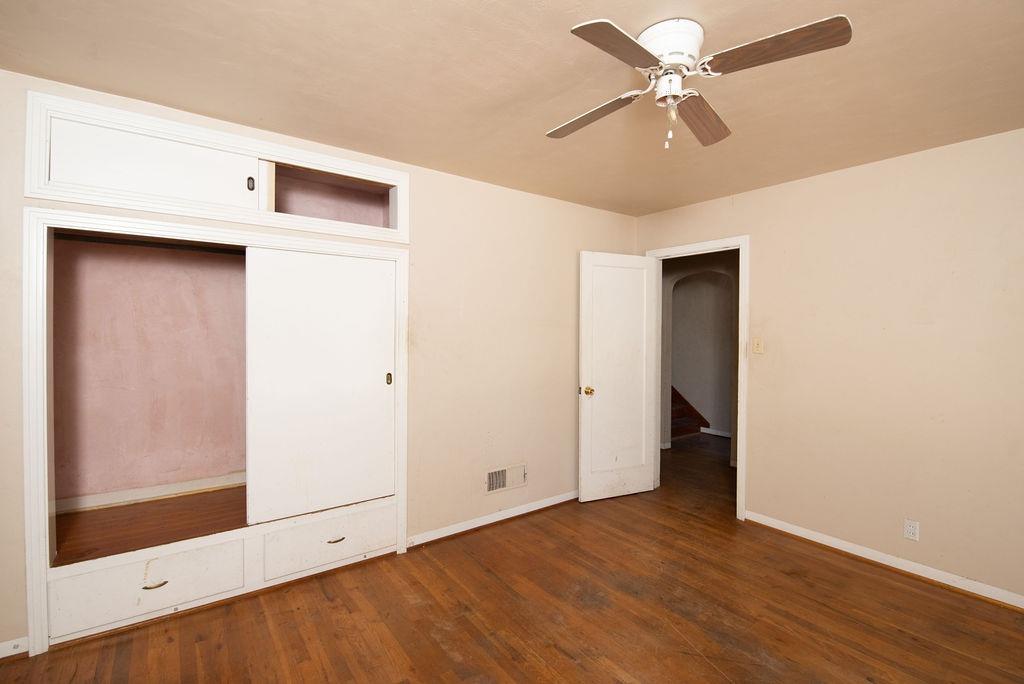 260 E Las Palmas Avenue