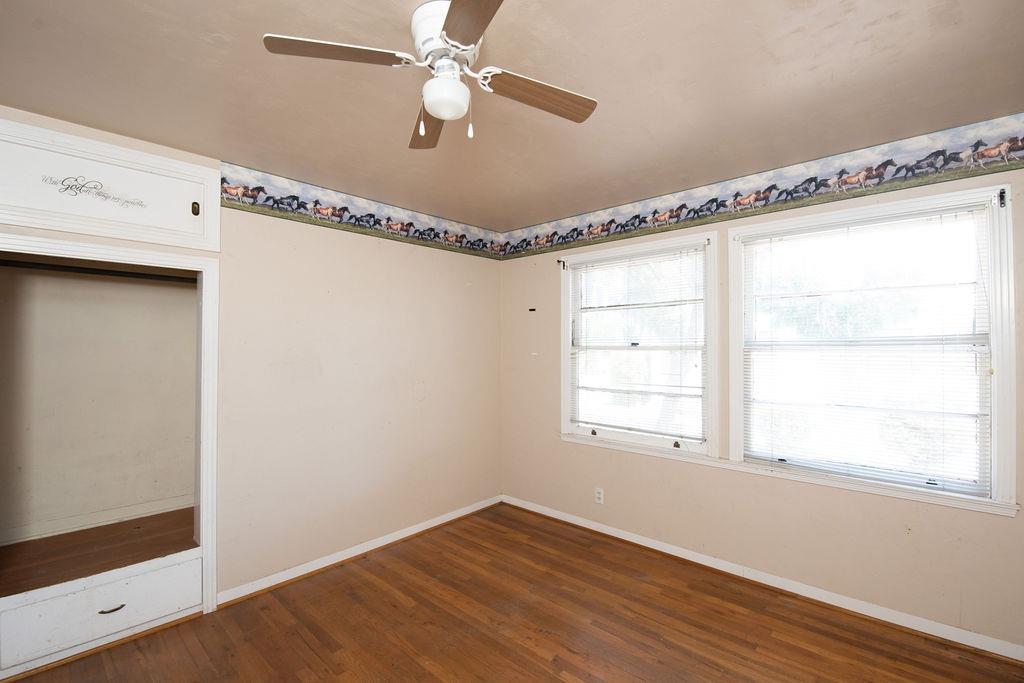 260 E Las Palmas Avenue