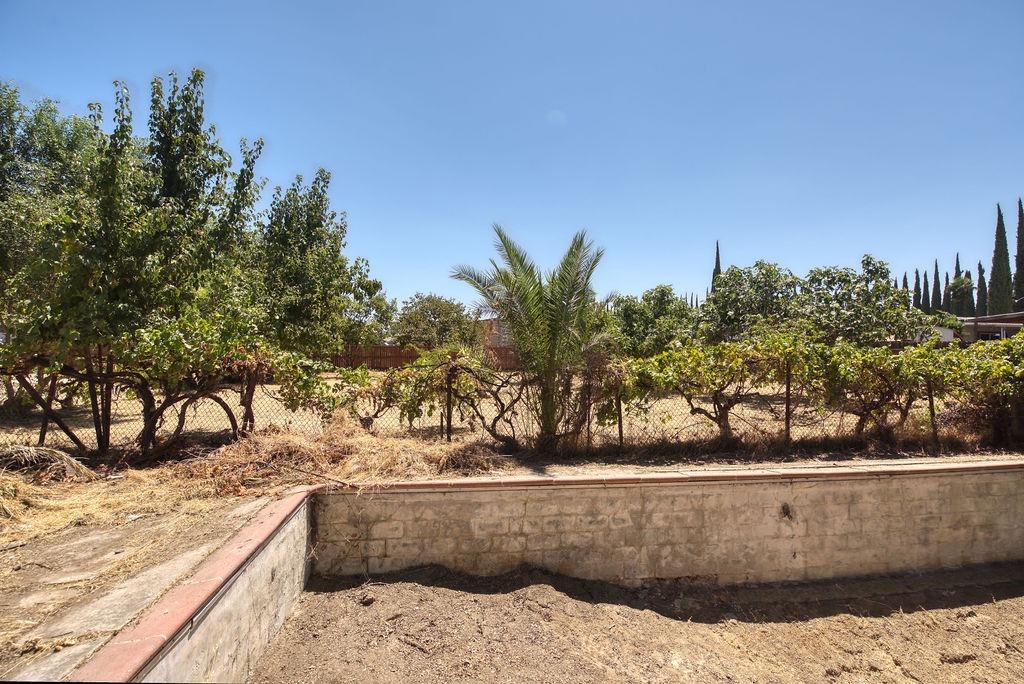 260 E Las Palmas Avenue