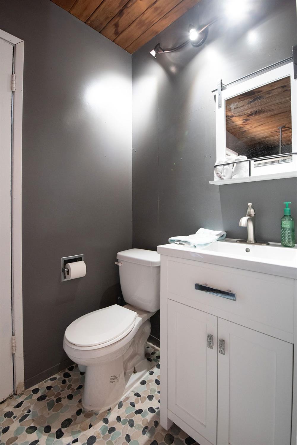 1002 Mount Vernon Drive