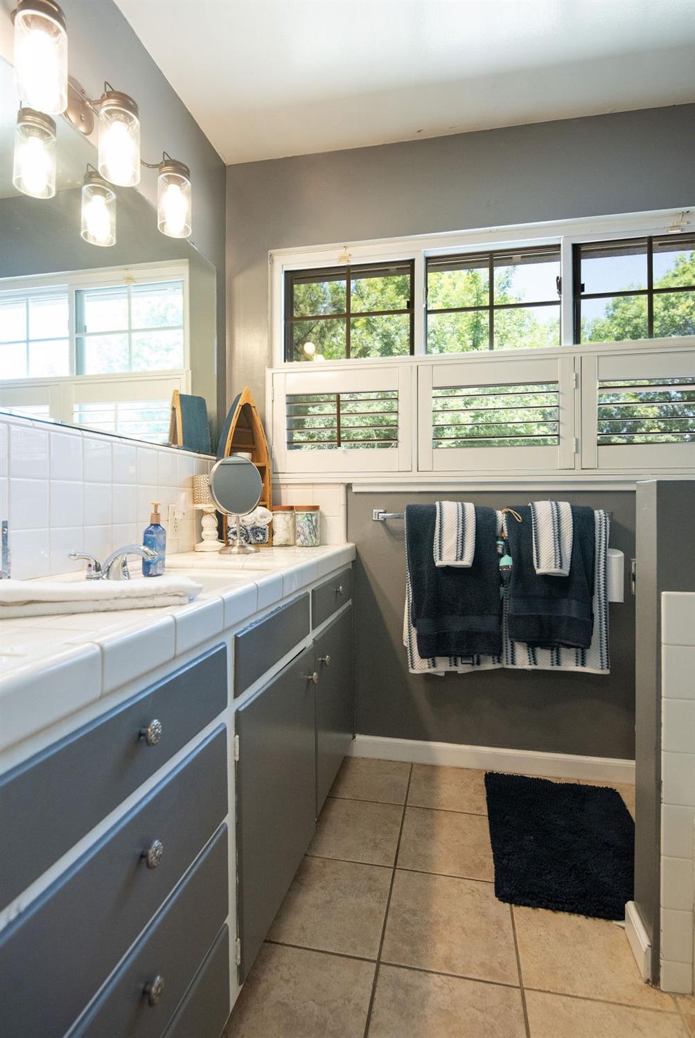 1002 Mount Vernon Drive