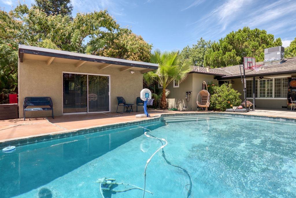 1002 Mount Vernon Drive