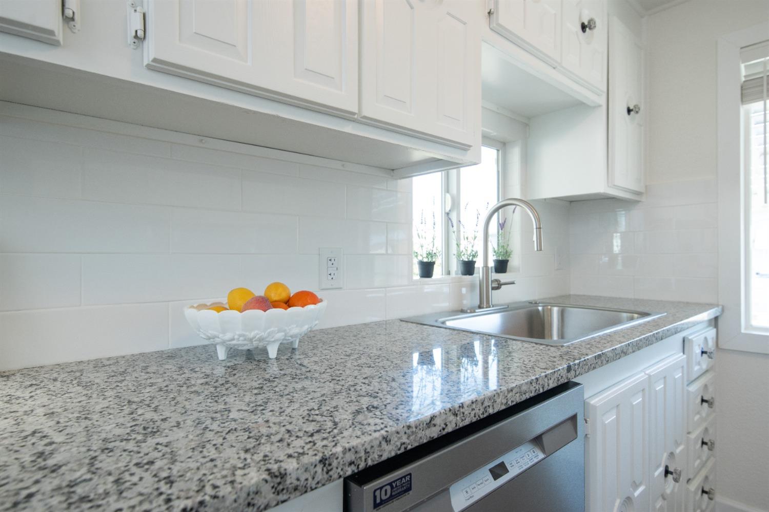 2505 Jackson Avenue 186