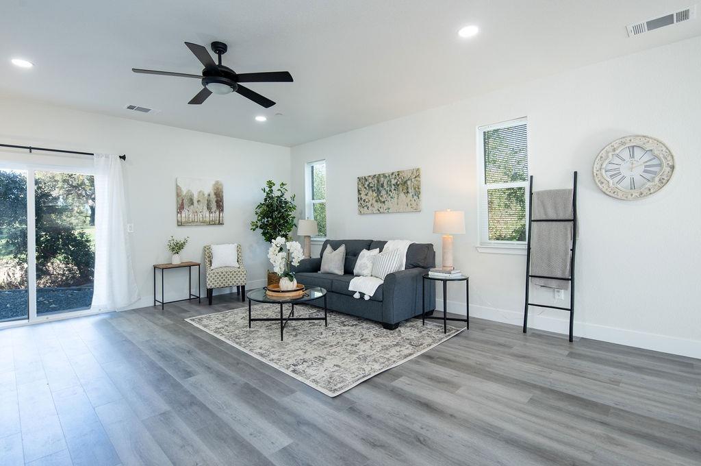 800 La Contenta Drive