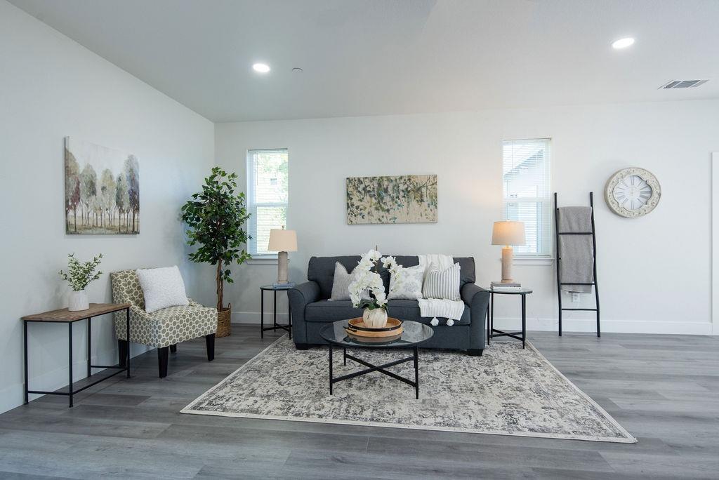 800 La Contenta Drive