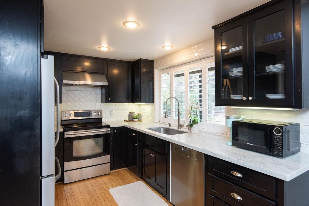 1725 Edgebrook Drive D