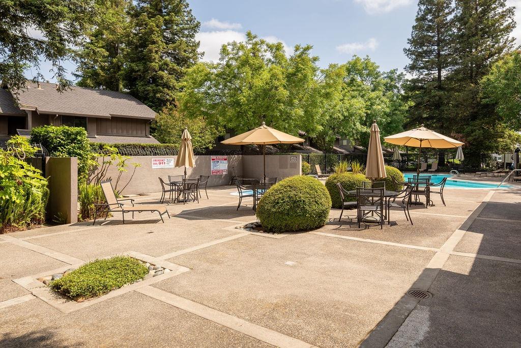 1725 Edgebrook Drive D