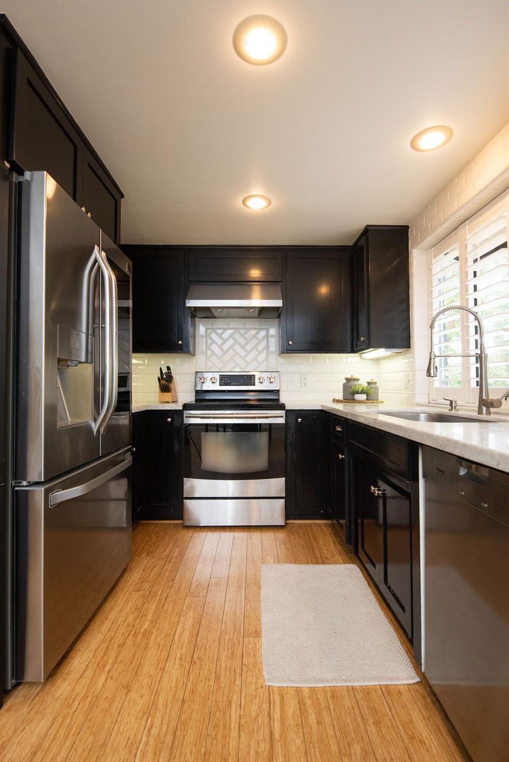 1725 Edgebrook Drive D