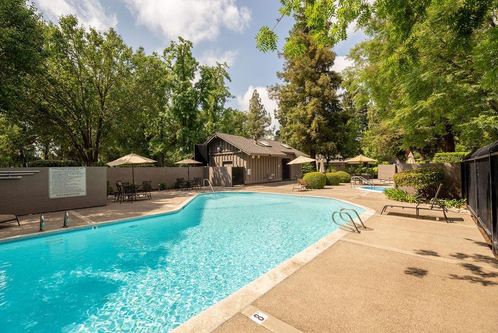 1725 Edgebrook Drive D