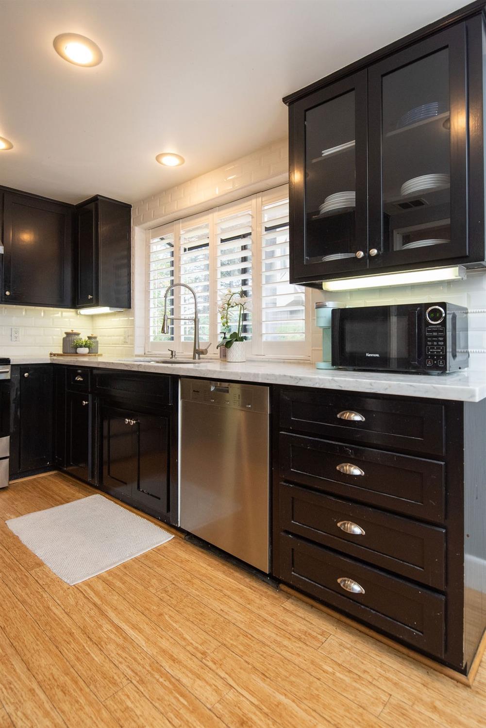 1725 Edgebrook Drive D