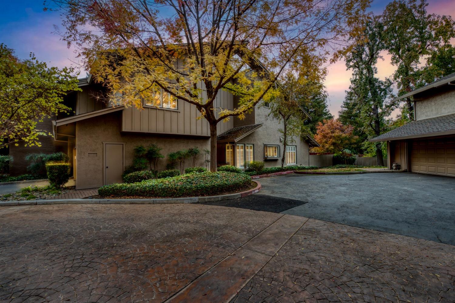 1725 Edgebrook Drive D