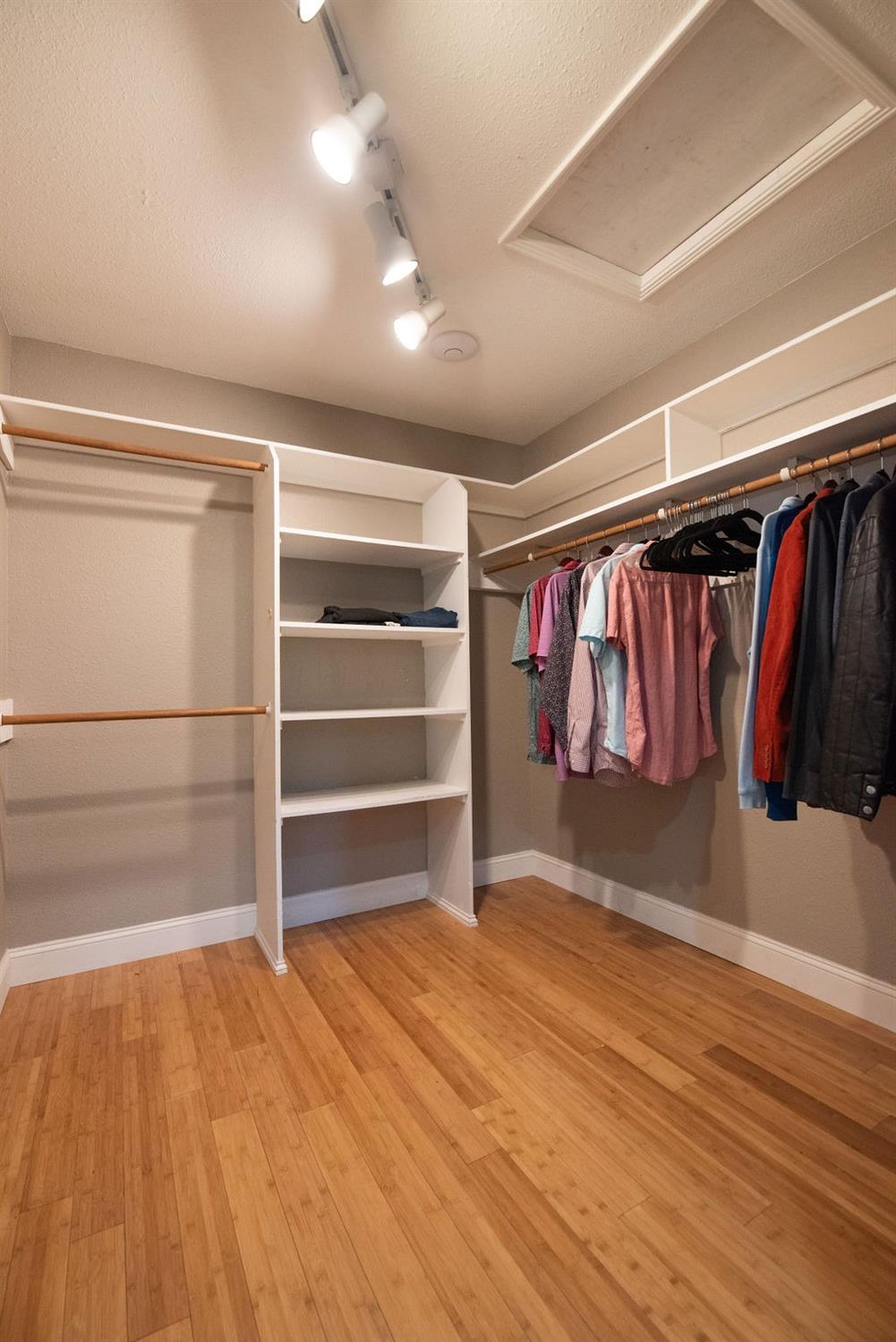 1725 Edgebrook Drive D