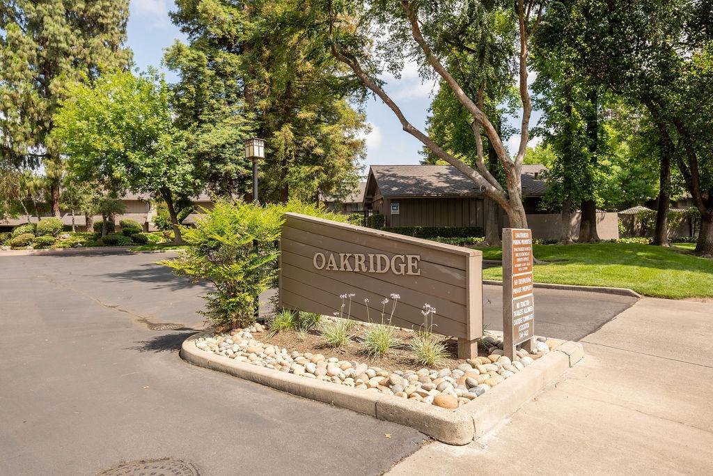 1725 Edgebrook Drive D