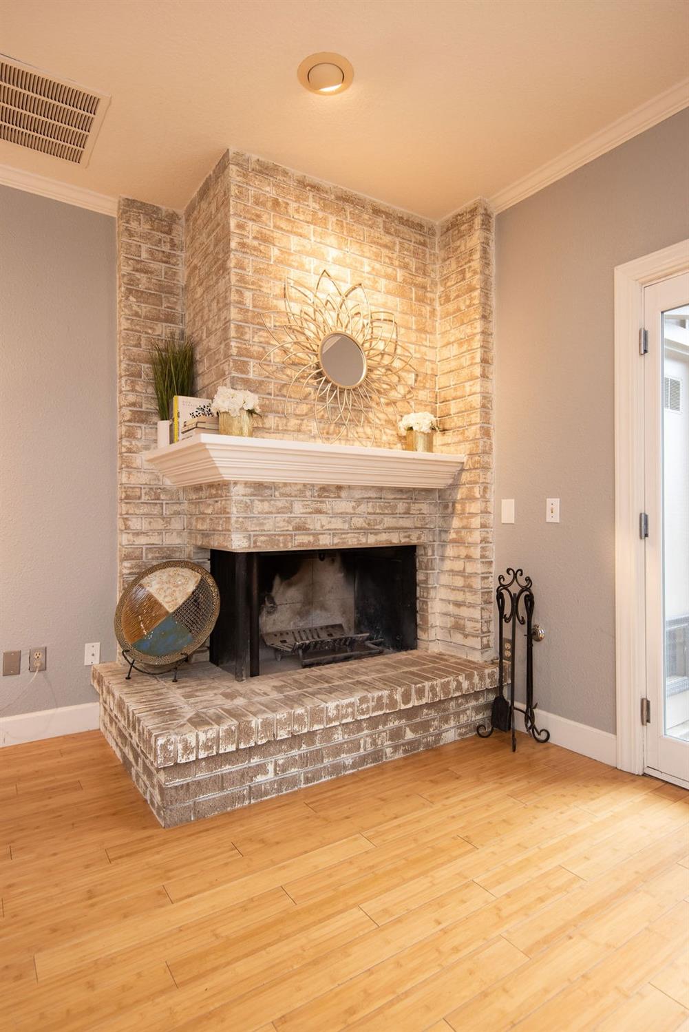 1725 Edgebrook Drive D