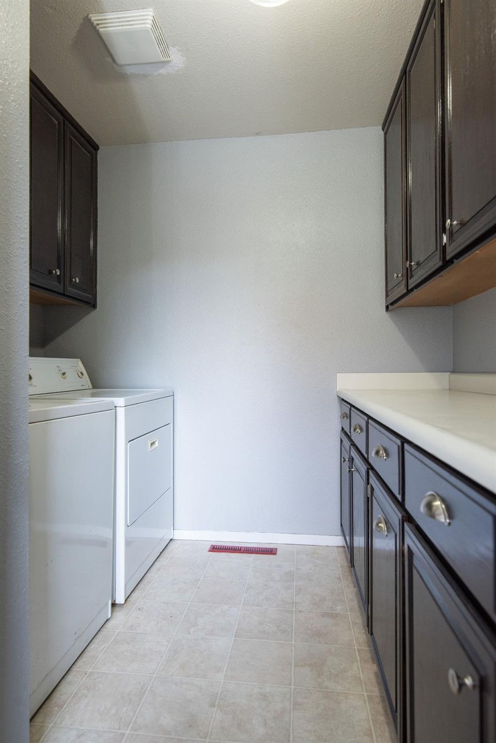 1725 Edgebrook Drive D