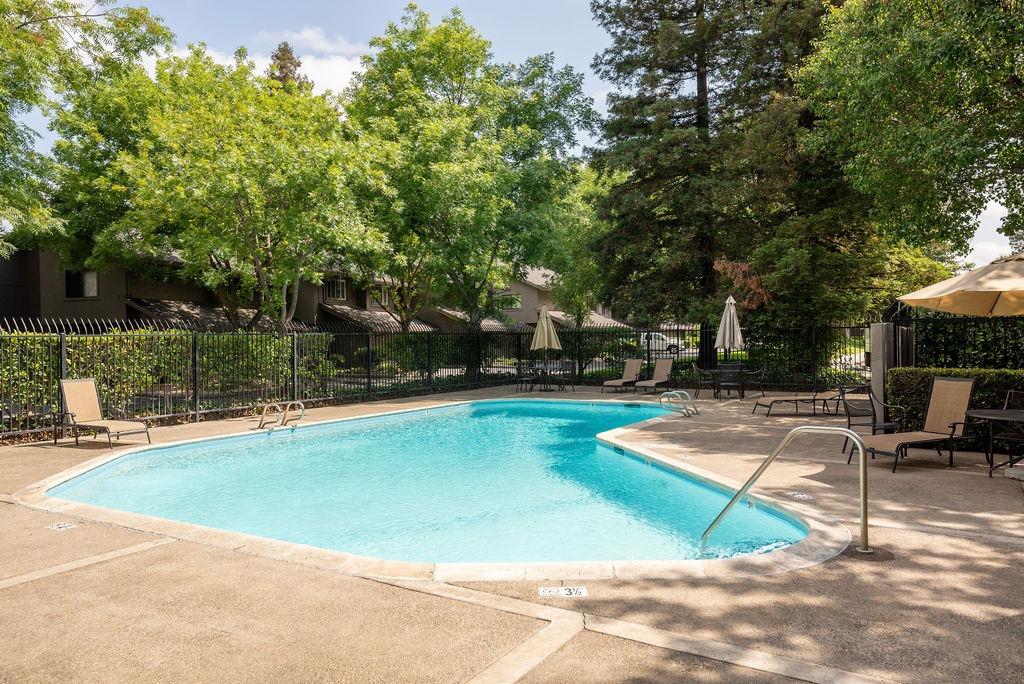 1725 Edgebrook Drive D