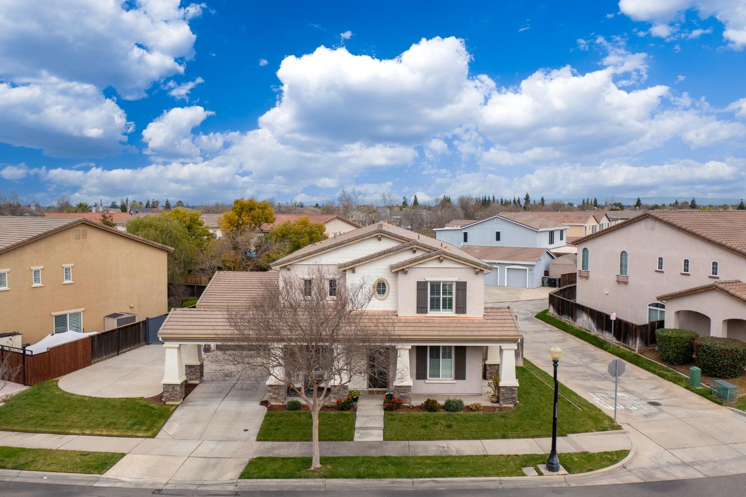 1808 Churchill Downs Circle