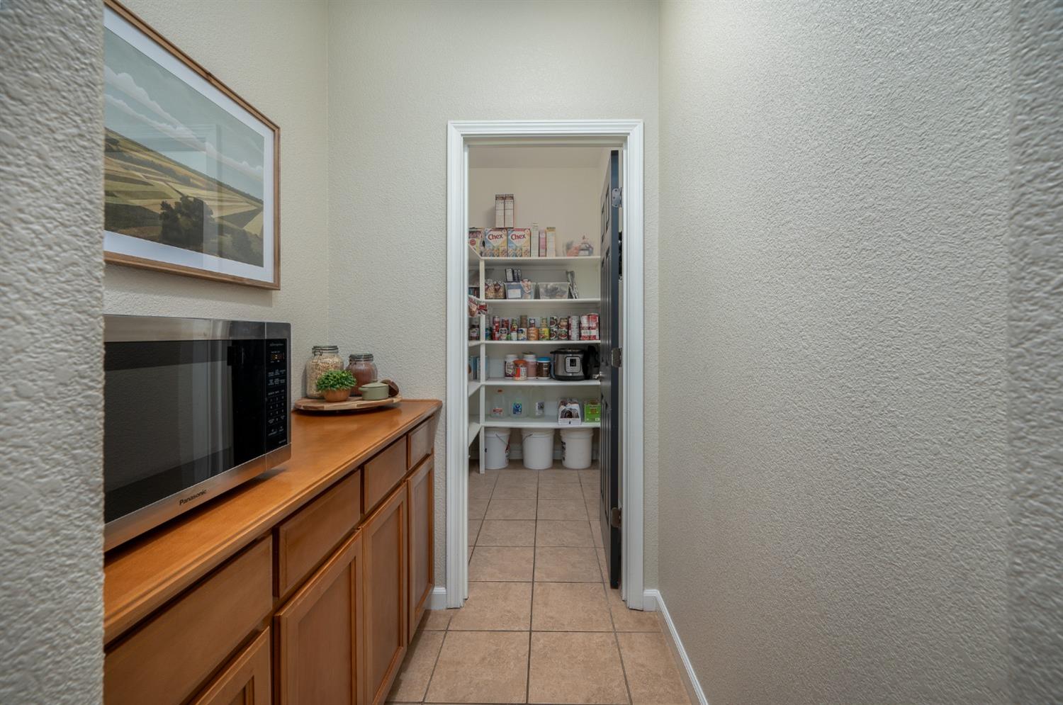 1808 Churchill Downs Circle