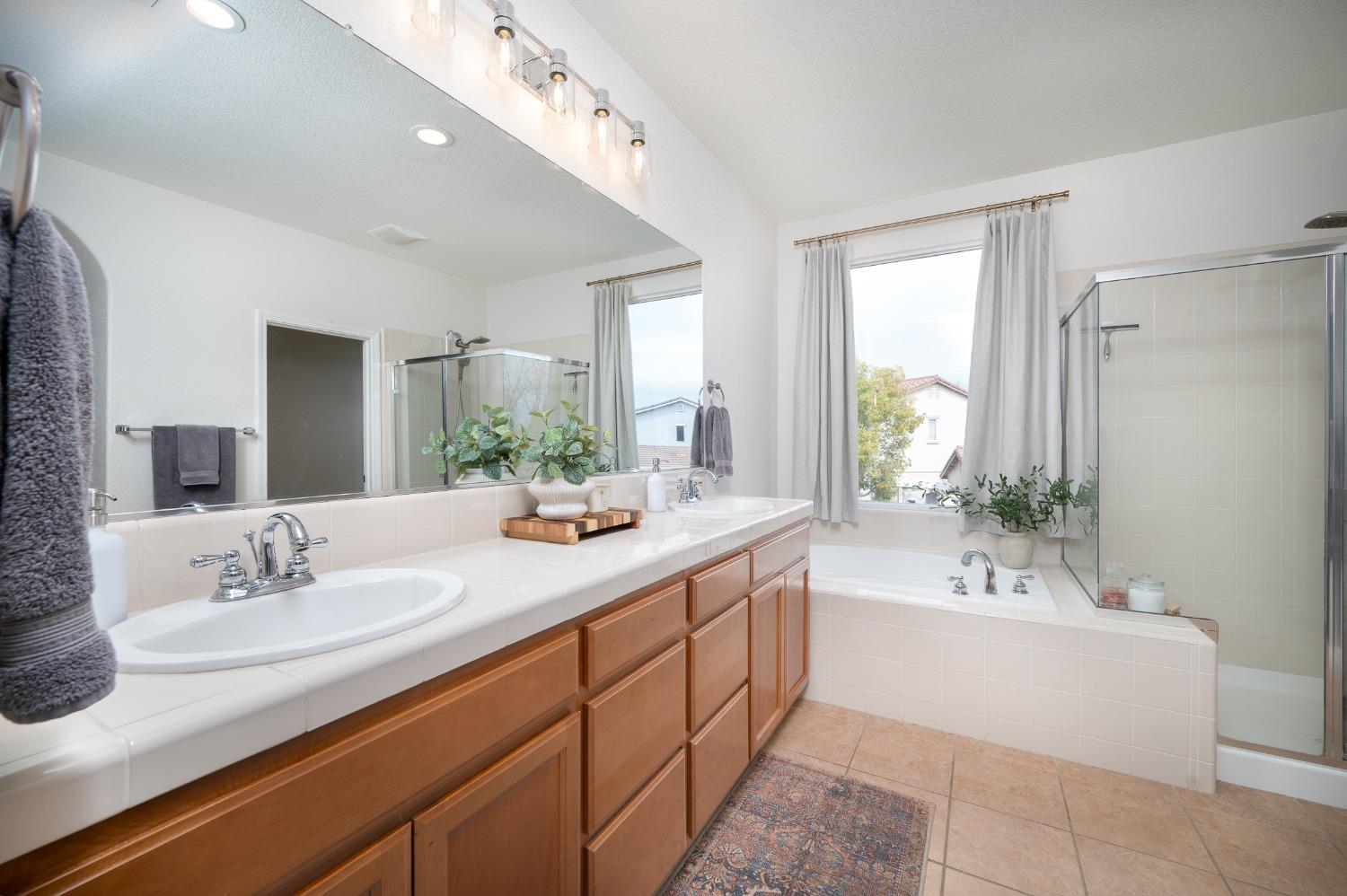 1808 Churchill Downs Circle