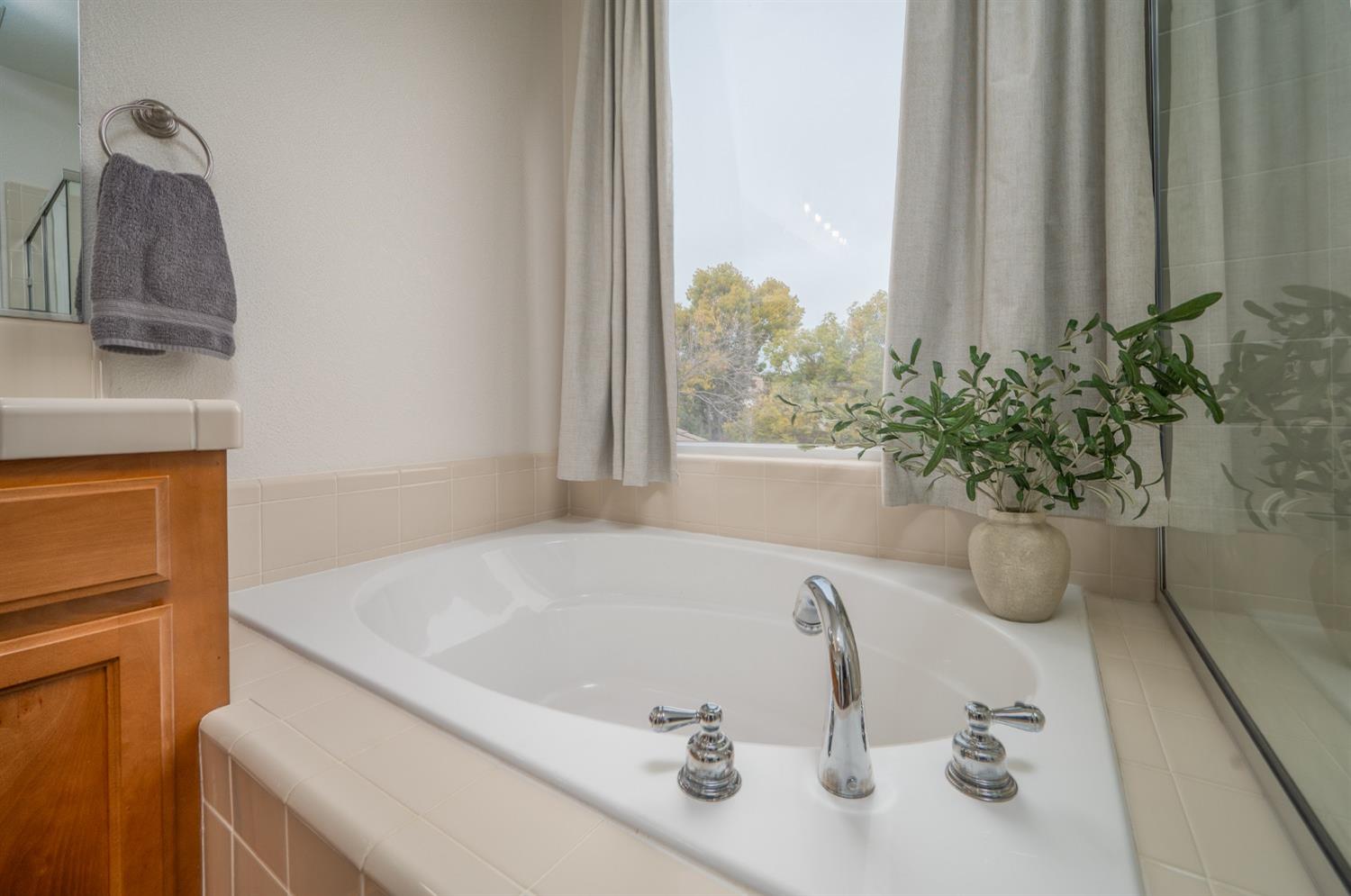 1808 Churchill Downs Circle