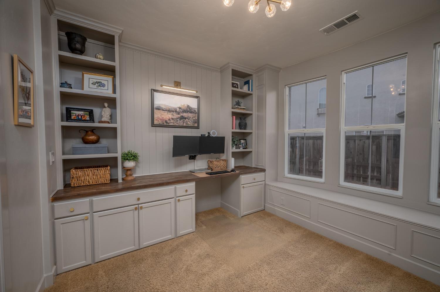 1808 Churchill Downs Circle