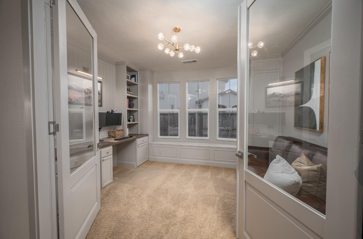 1808 Churchill Downs Circle