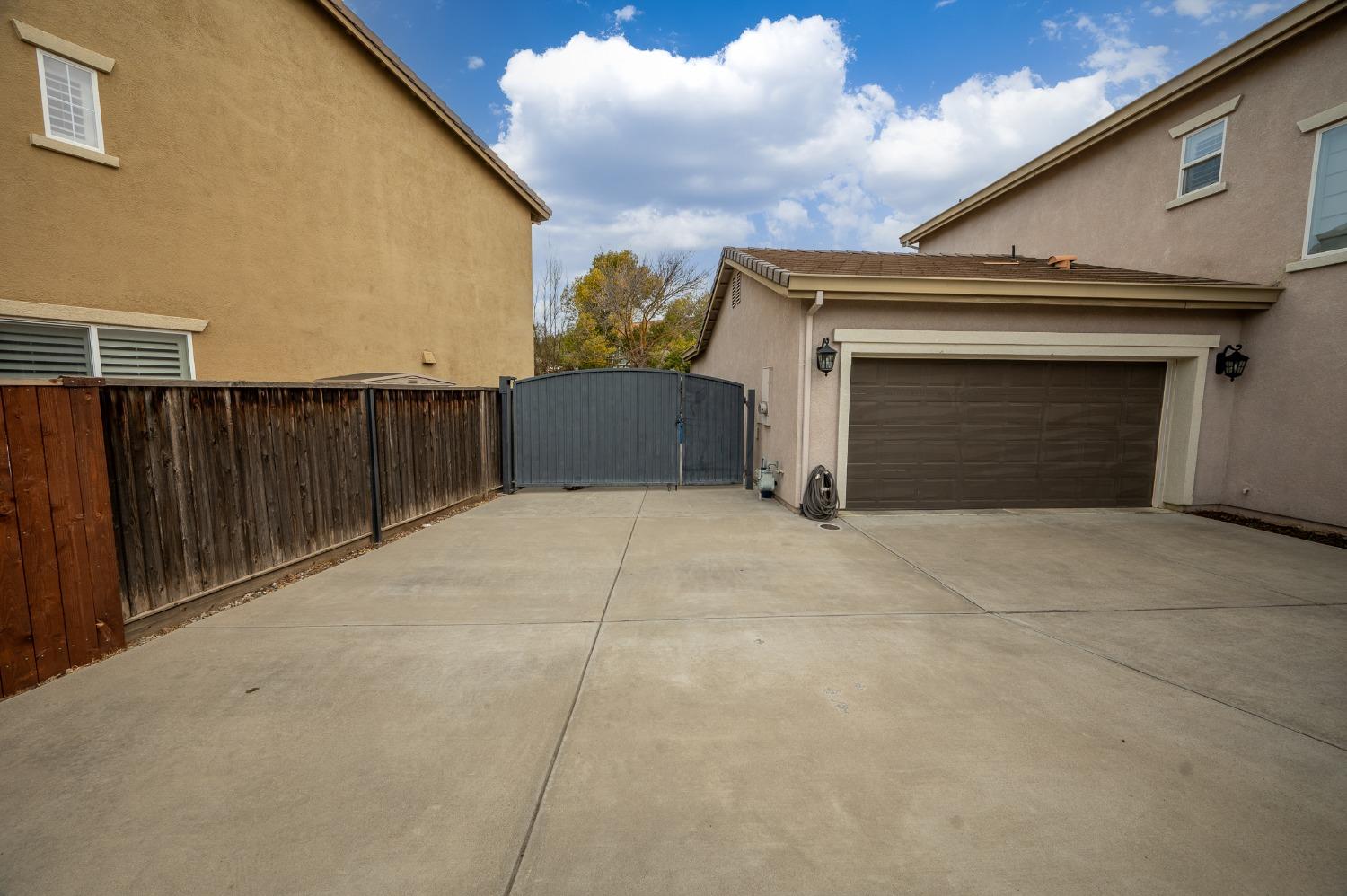 1808 Churchill Downs Circle