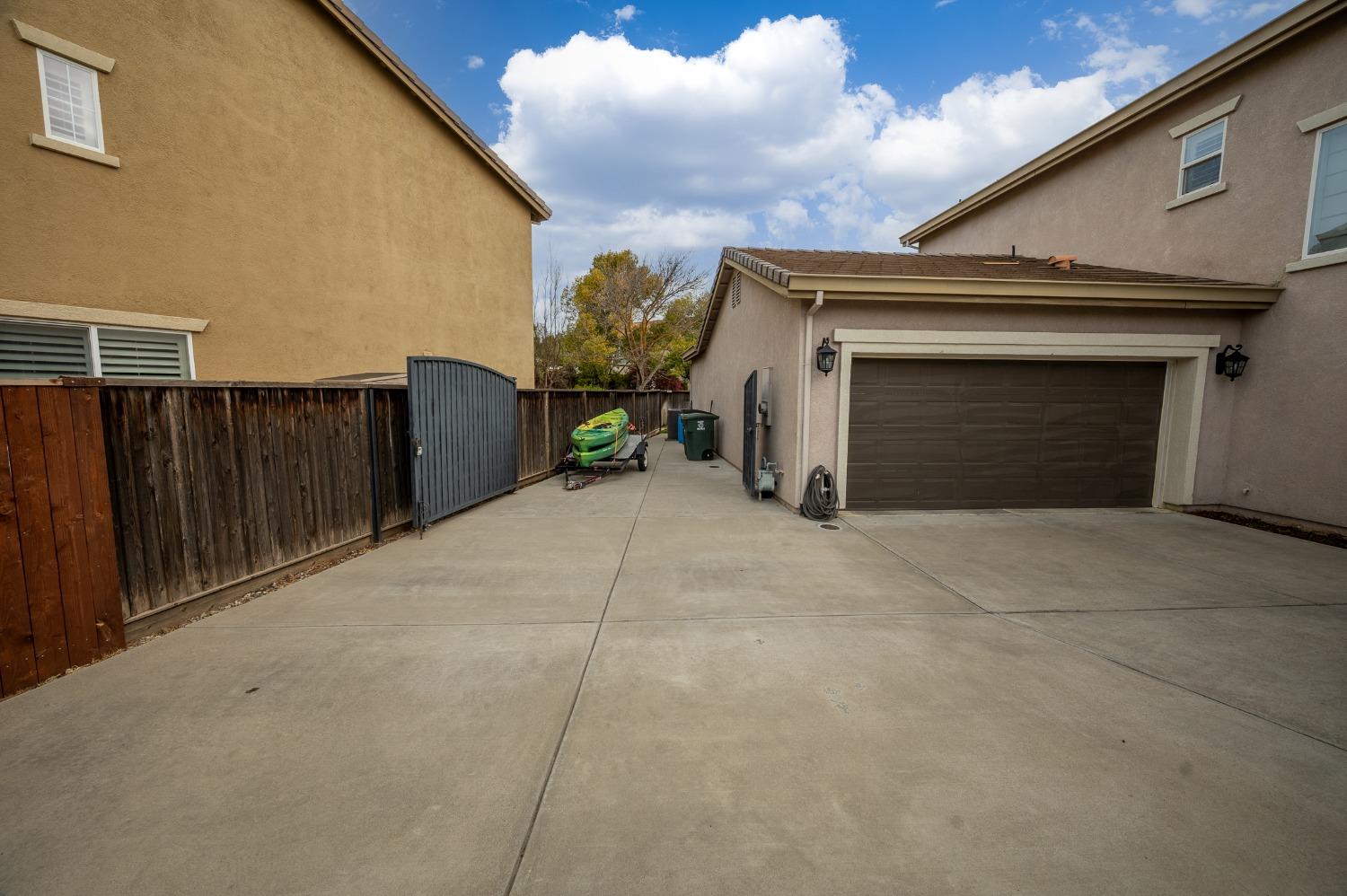 1808 Churchill Downs Circle