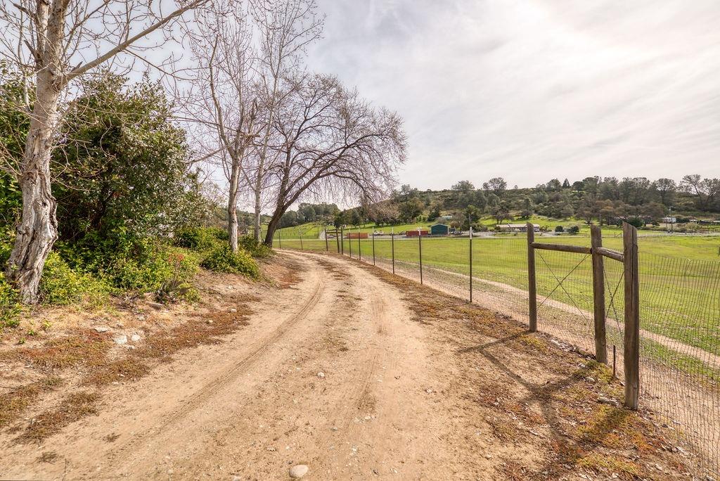 1842 N Ranchero Road