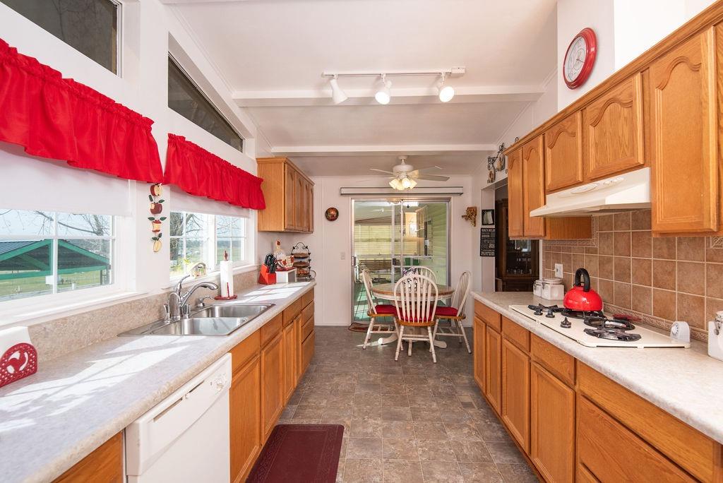 1842 N Ranchero Road