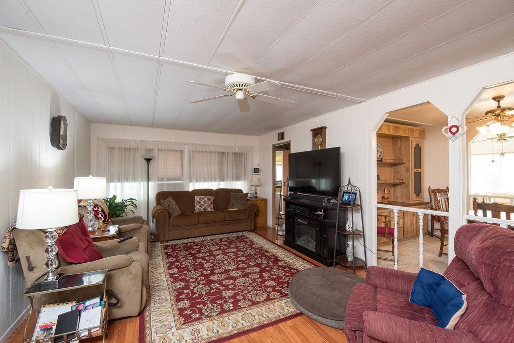 1842 N Ranchero Road