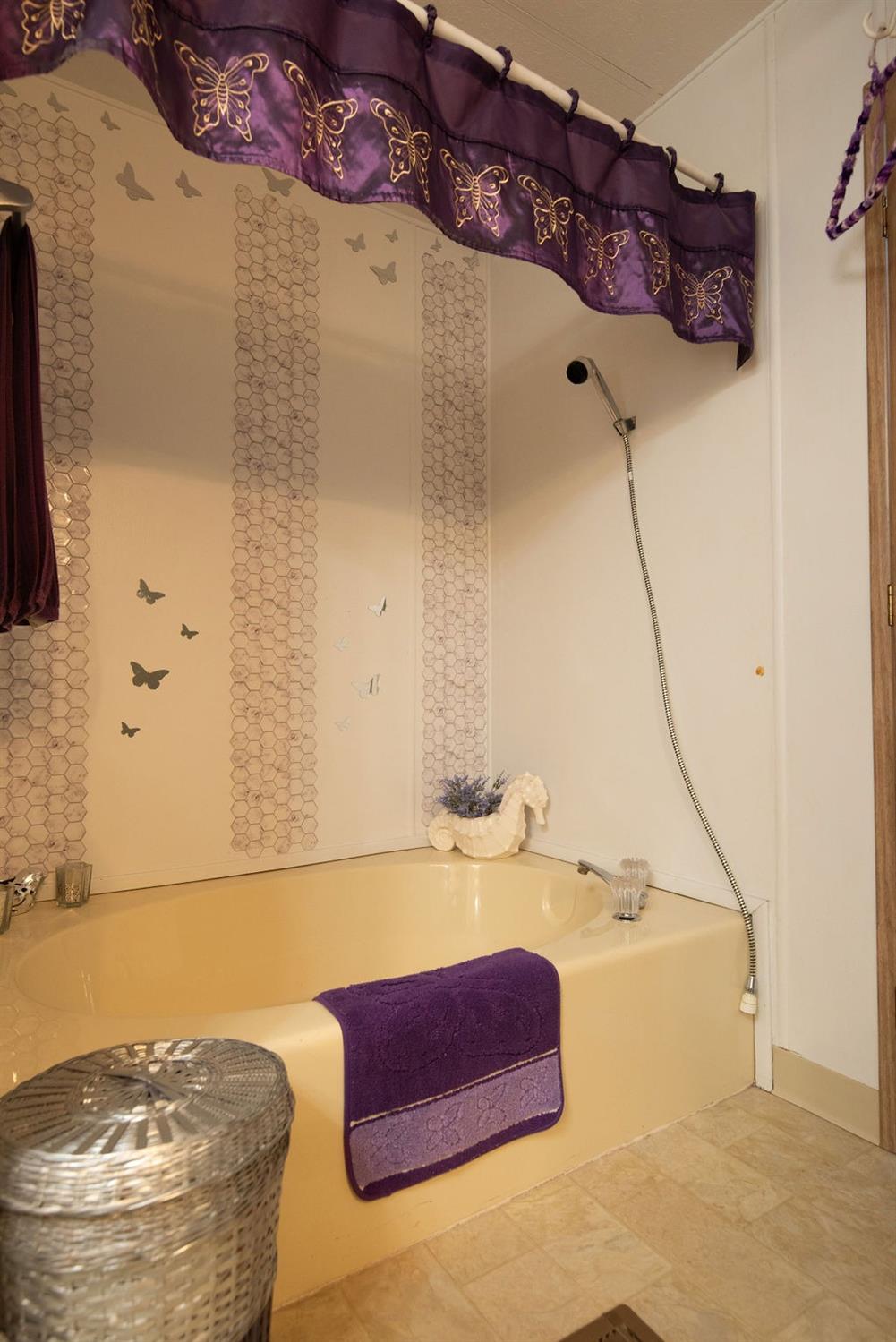 1842 N Ranchero Road