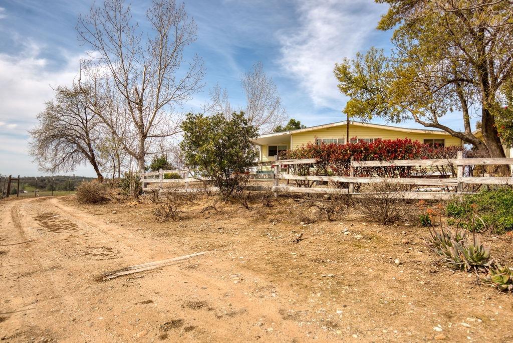 1842 N Ranchero Road