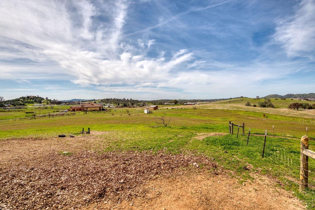 1842 N Ranchero Road