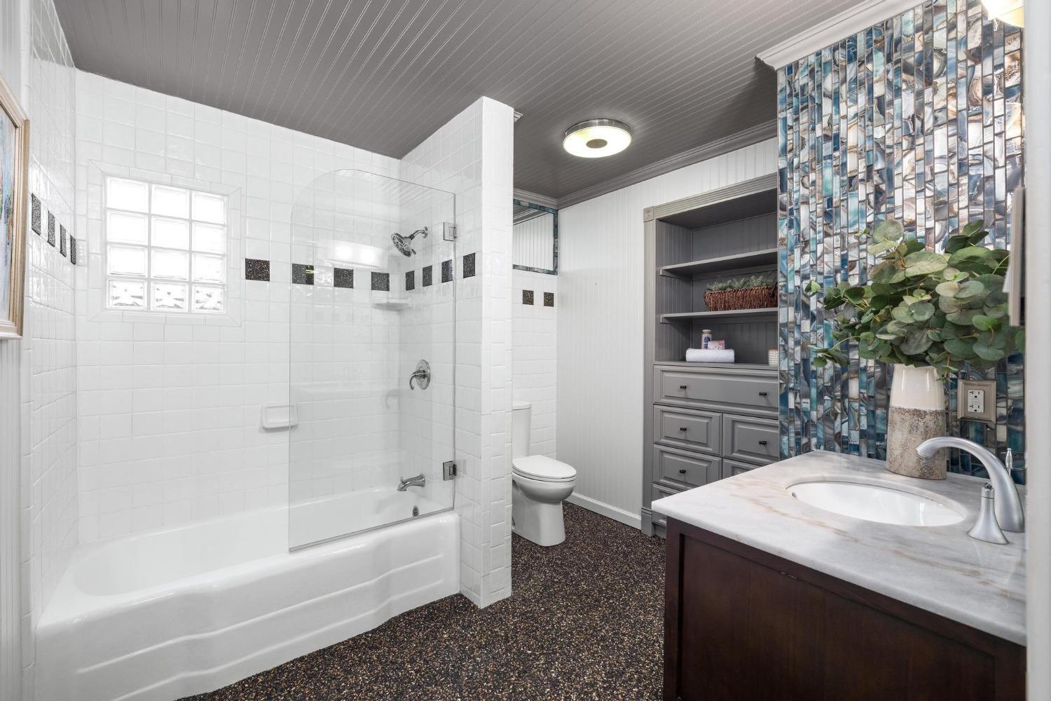 1333 Sycamore Avenue