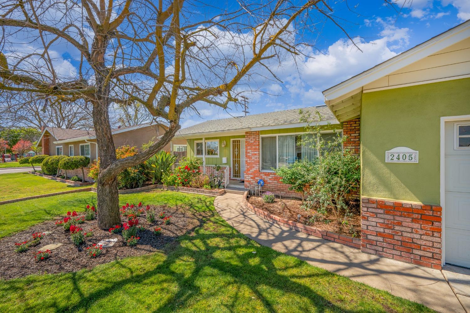 2405 Sharondell Drive