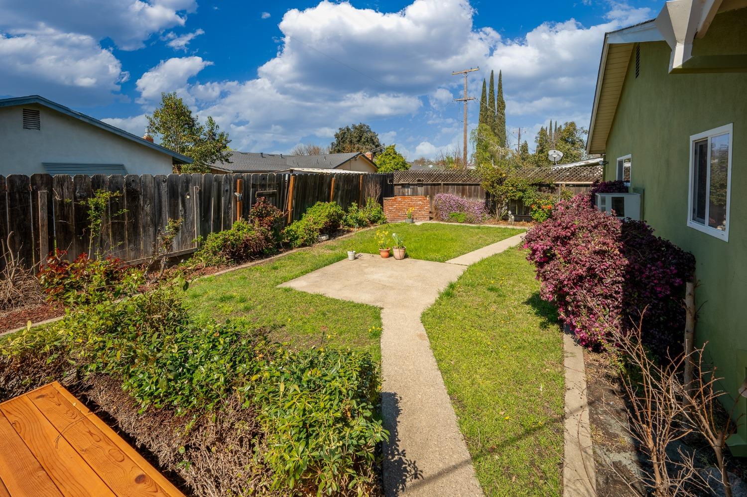 2405 Sharondell Drive