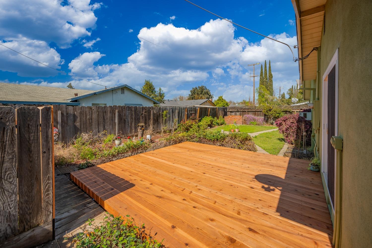 2405 Sharondell Drive