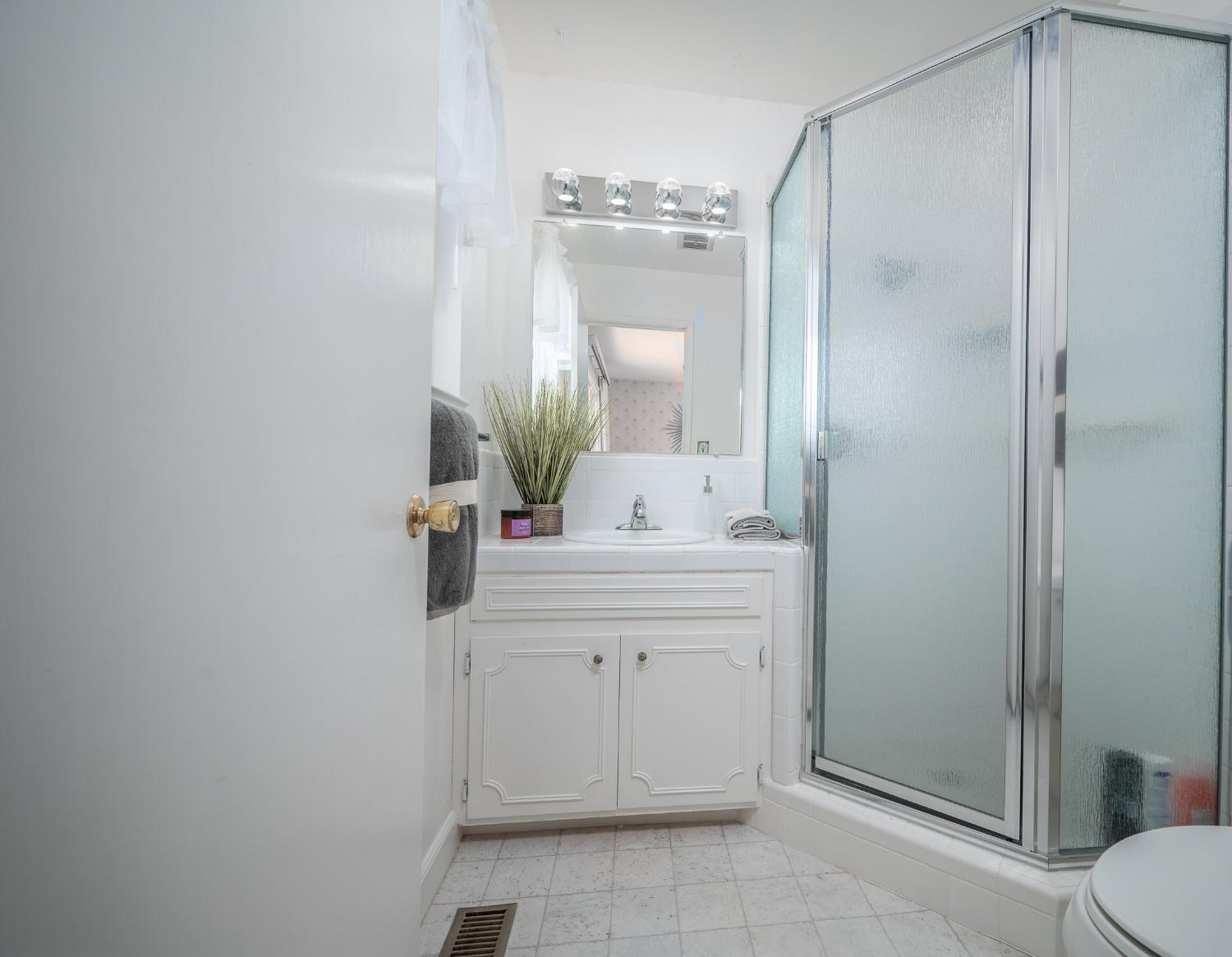 2405 Sharondell Drive