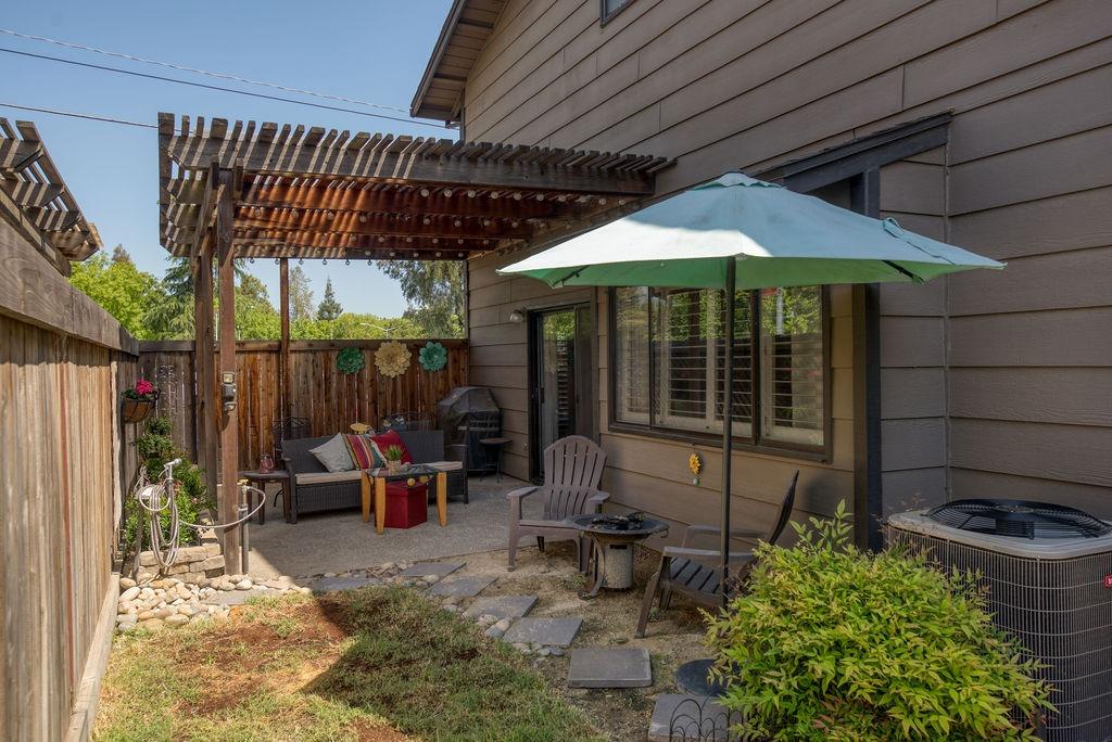 672 Shadowview Court