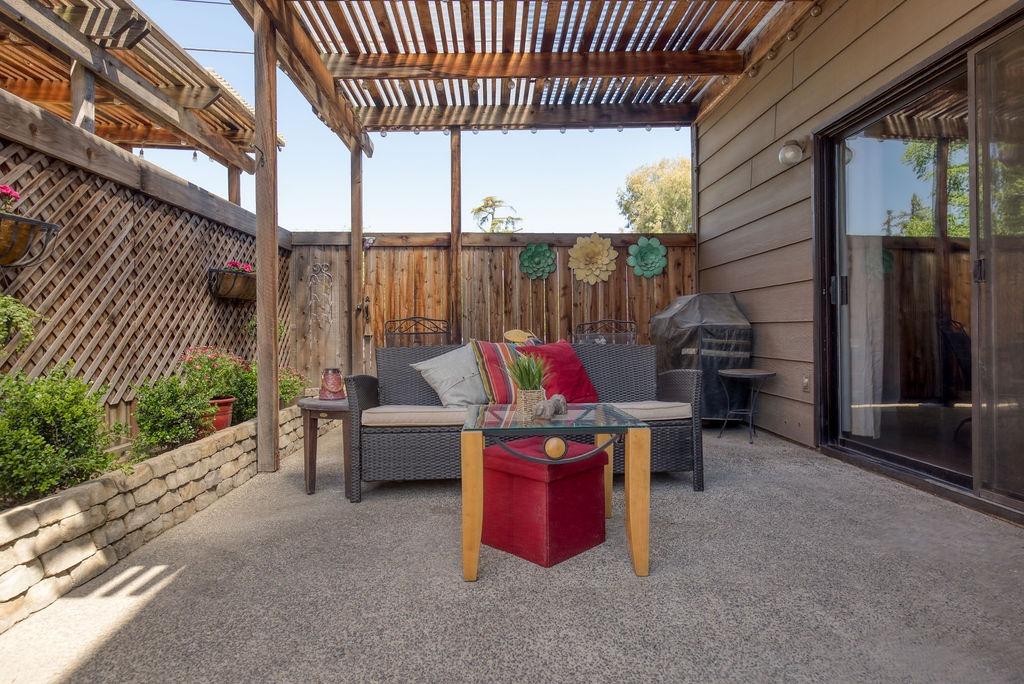 672 Shadowview Court