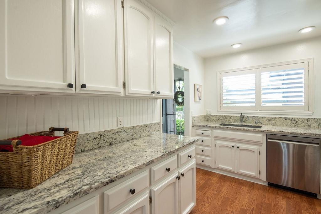 672 Shadowview Court