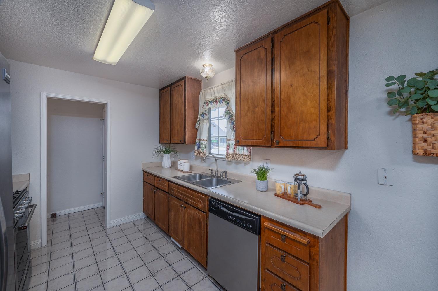 1828 Chesapeake Avenue