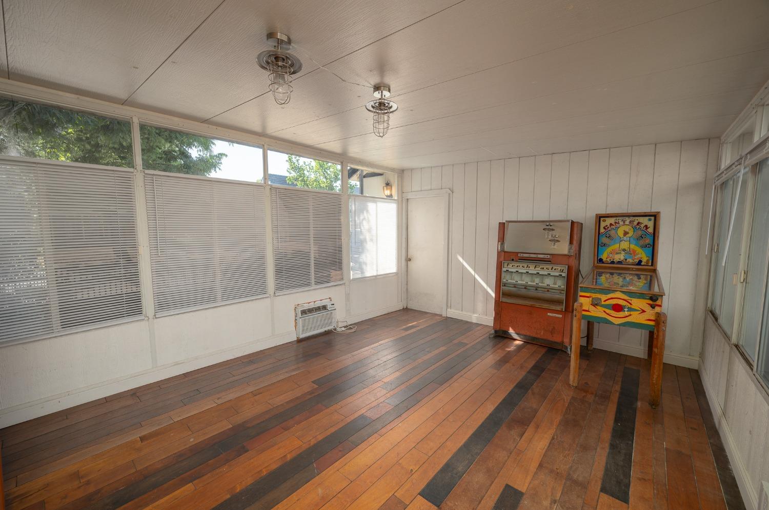 1828 Chesapeake Avenue