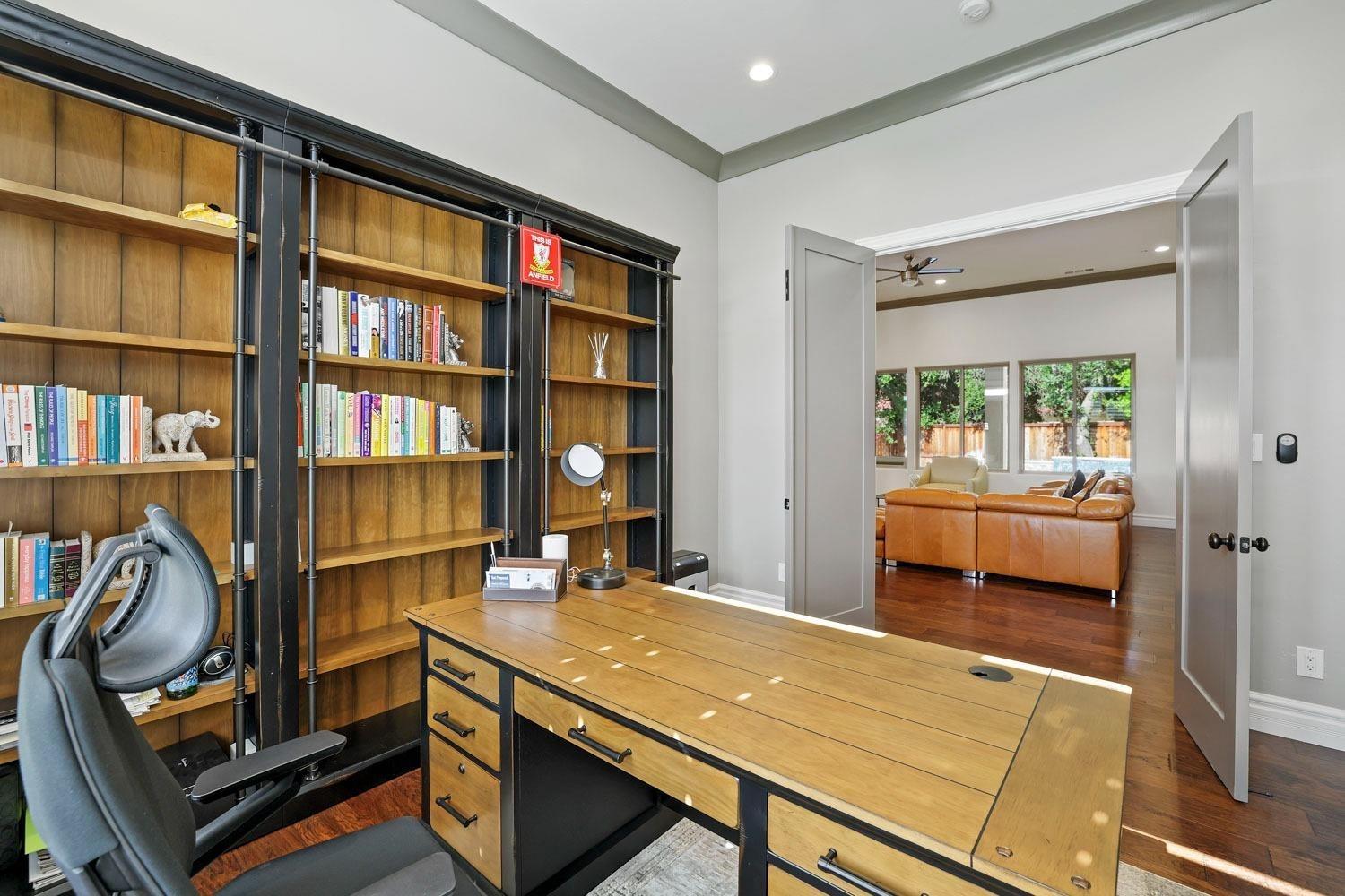 10450 Foxmeadow Court