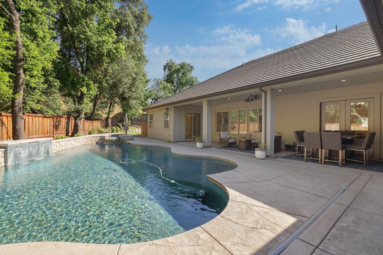 10450 Foxmeadow Court