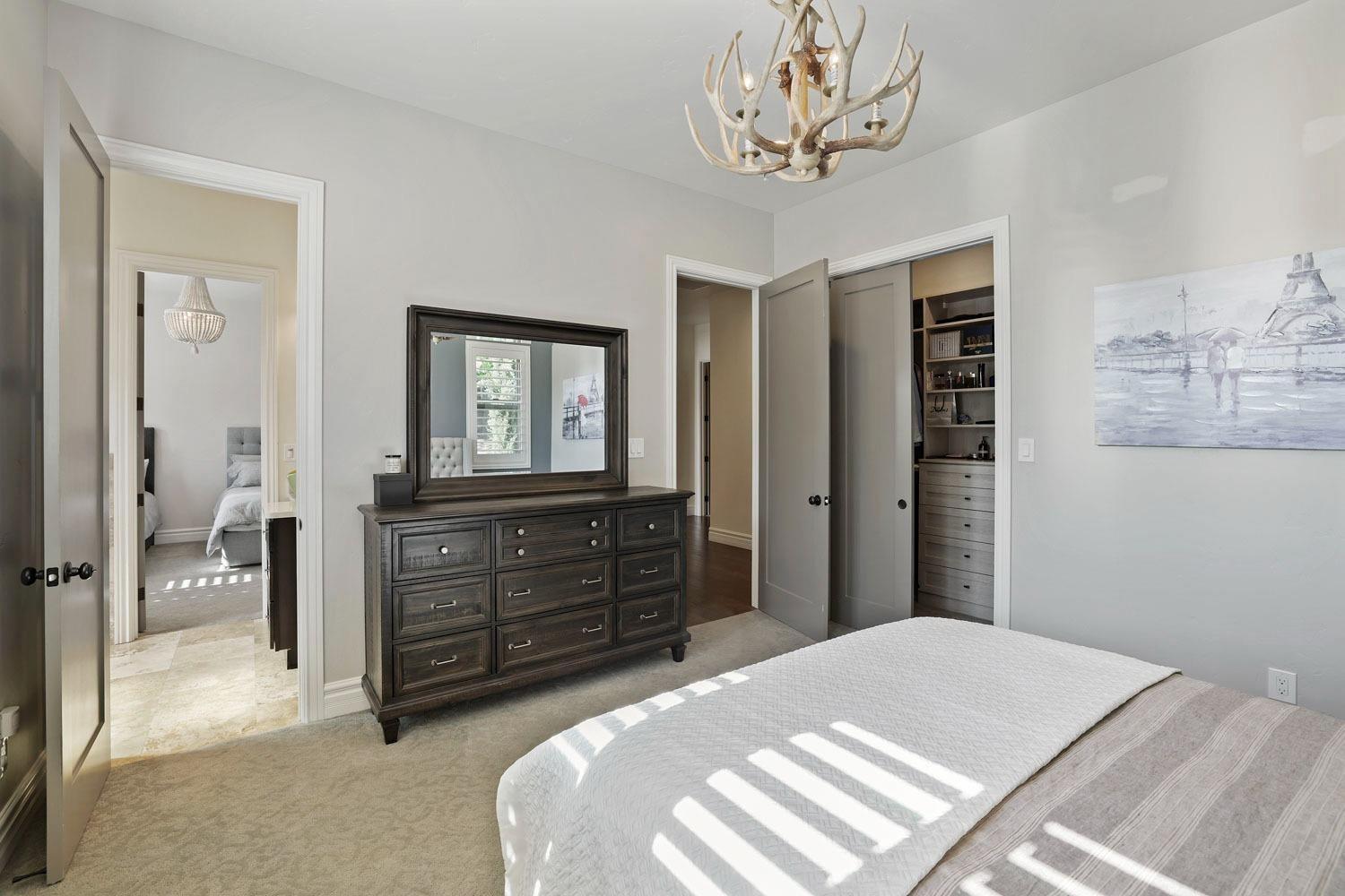 10450 Foxmeadow Court