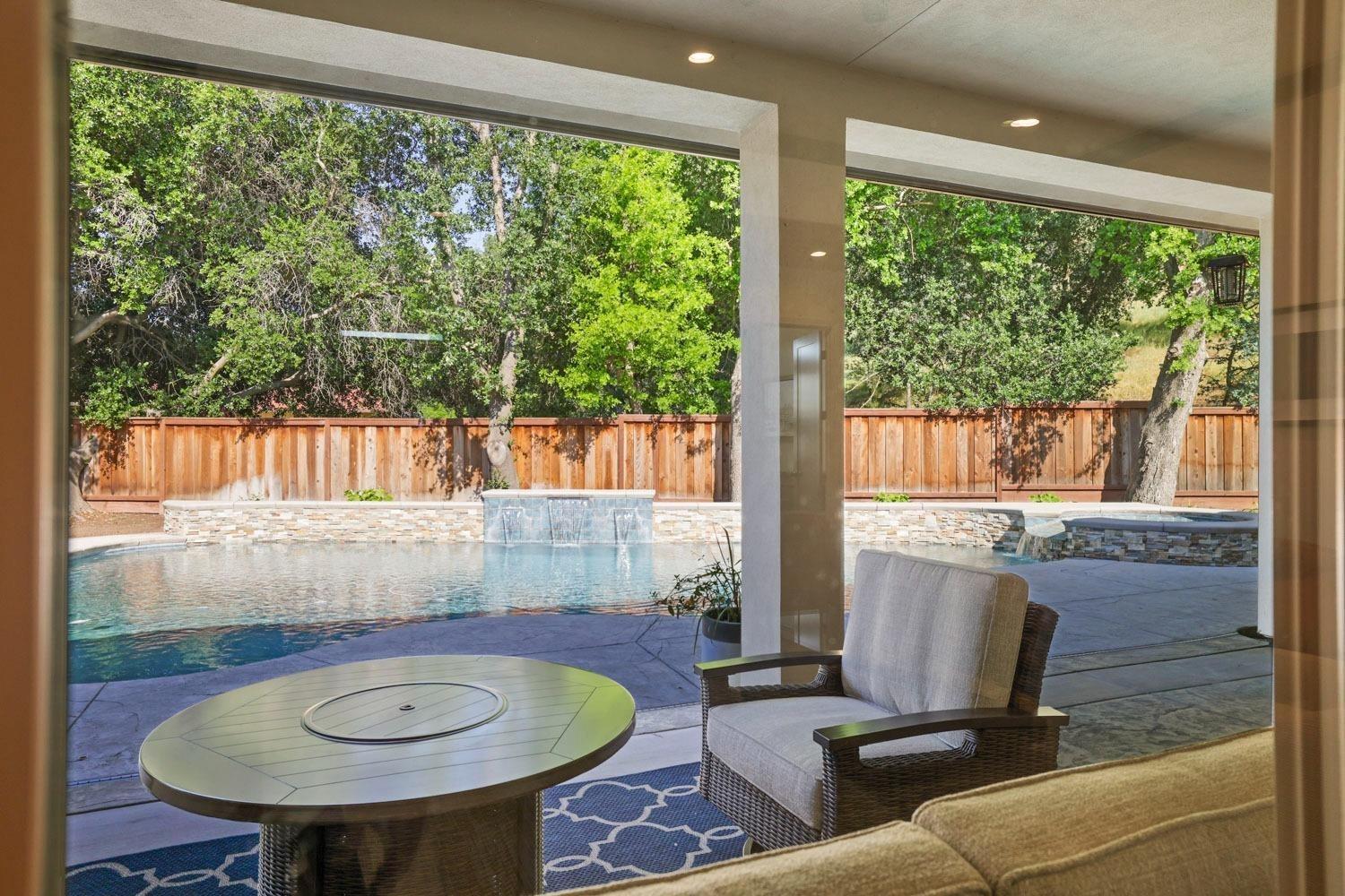 10450 Foxmeadow Court